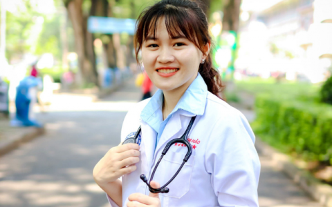 Nữ thủ khoa ngành y có tài “săn” học bổng