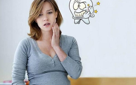 Mọc răng khôn trong thời kỳ mang thai mẹ bầu cần lưu ý gì?