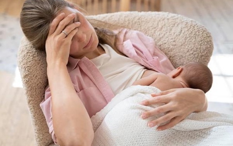 Biện pháp hạ sốt cho mẹ đang cho con bú mà không ảnh hưởng đến sữa